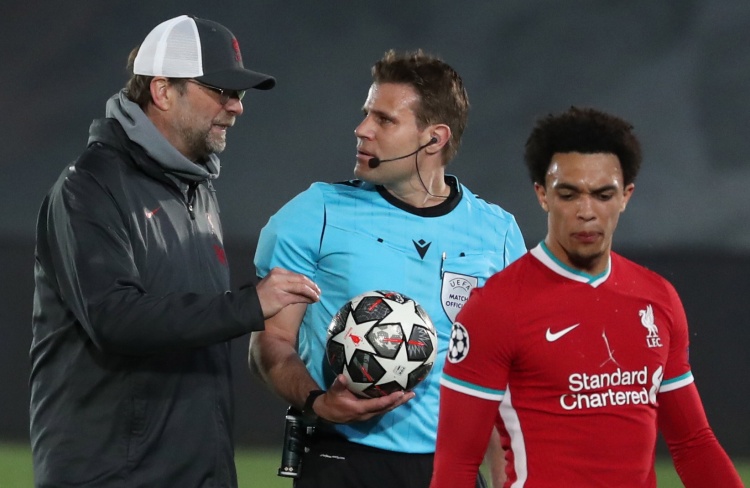 艺术感染情绪：《疯狂面纱》Veil of Madness色彩与质感的二元叙事