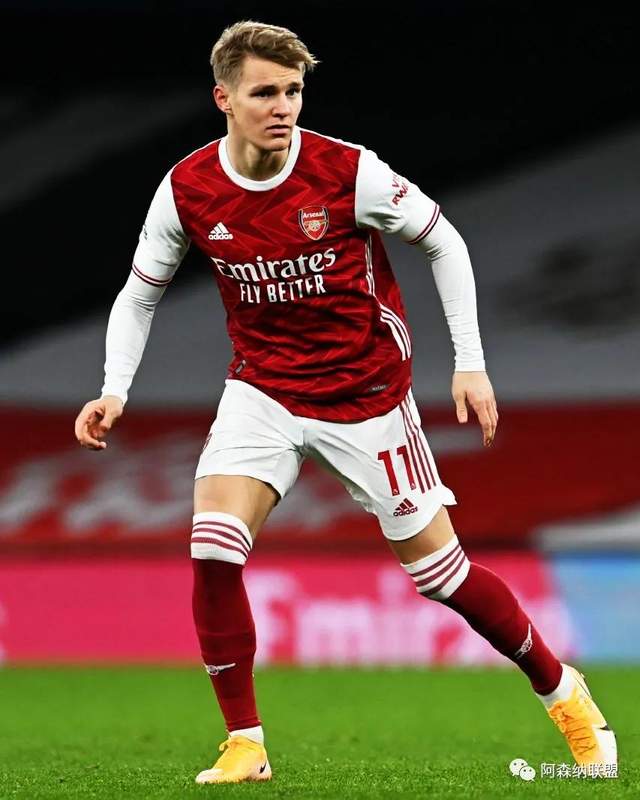 [中超]上海申花后场失误 卡扎伊什维利远射破门